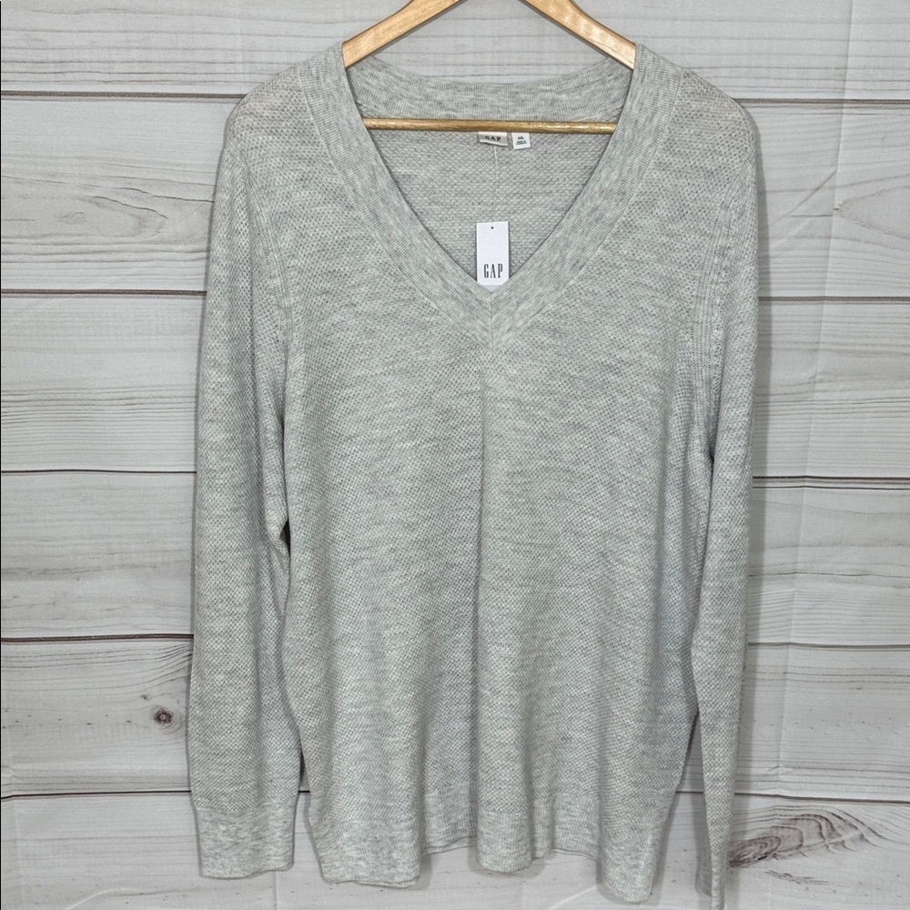 NWT GAP Women's Lightweight Light Gray V-Neck Sweater Size XXL